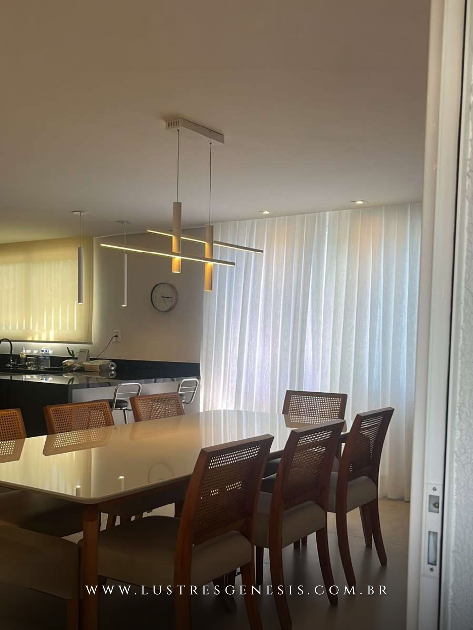 Lustre H&iacute;brido Industrial Minimalista - 200cm de Eleg&acirc;ncia